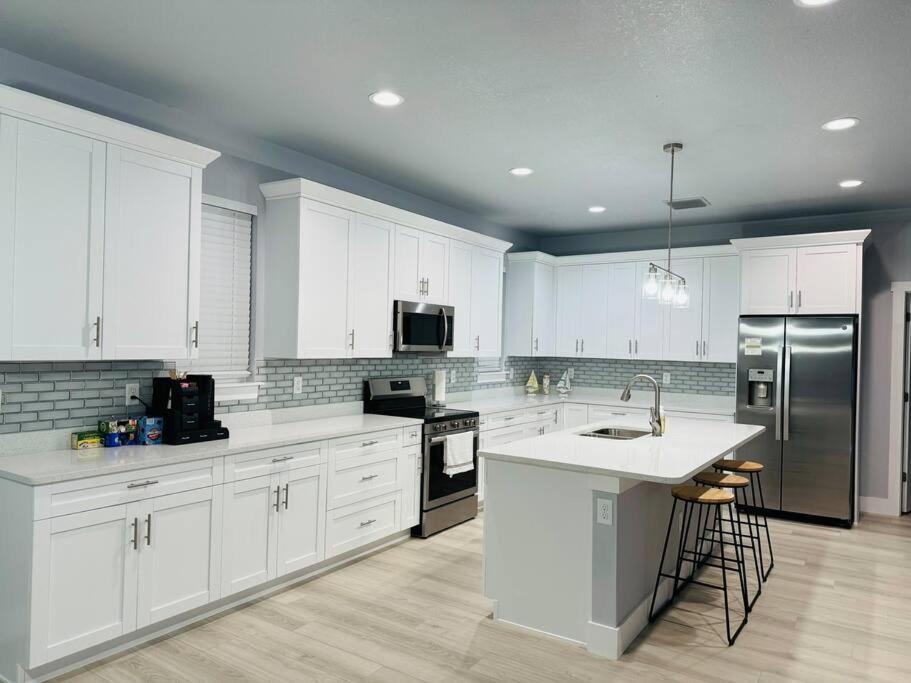 Вілла Brand New Tampa Oasis With Private Jacuzzi Retreat Луц Екстер'єр фото