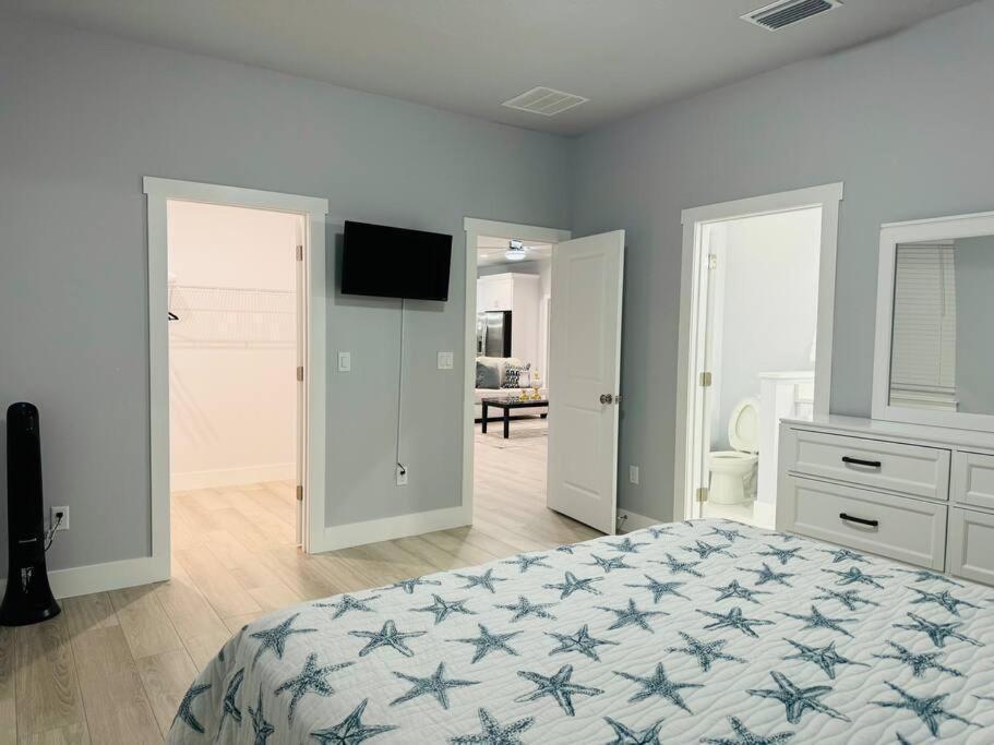 Вілла Brand New Tampa Oasis With Private Jacuzzi Retreat Луц Екстер'єр фото